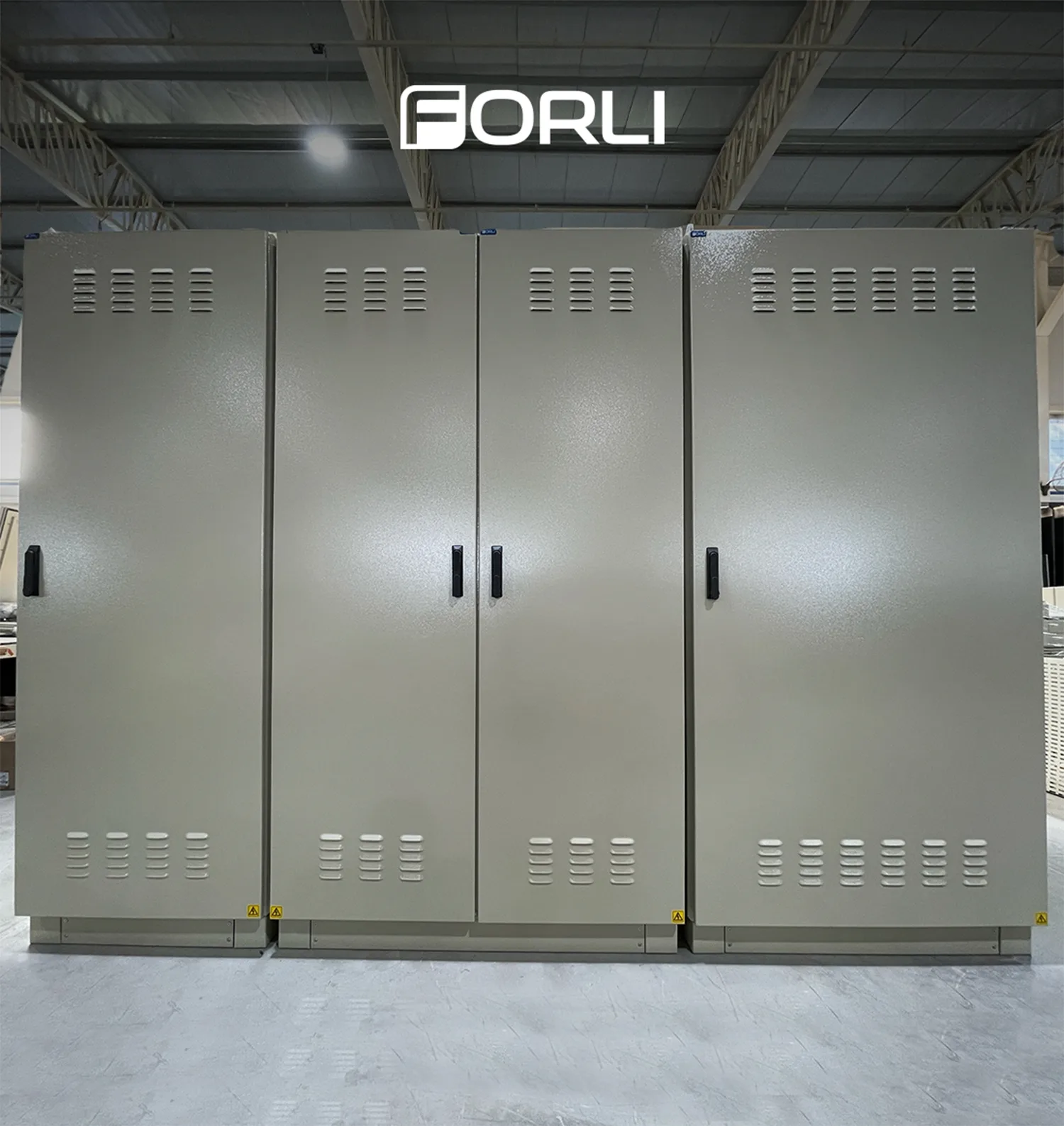 Panel de mando con estructura modular compleja